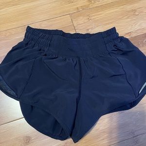 Womens Size 4 LULULEMON shorts